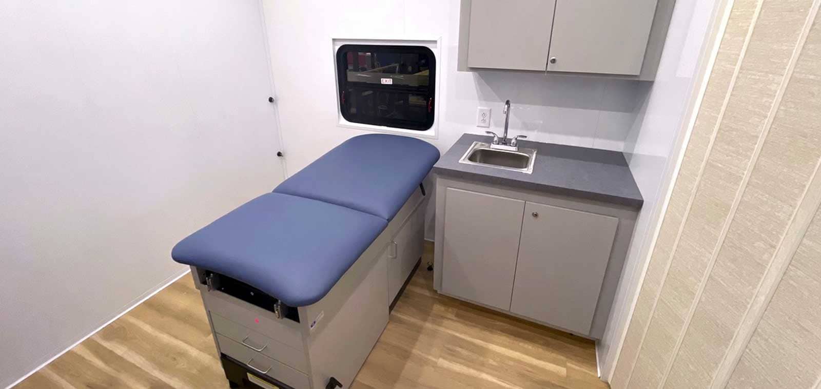 Medical examination room with equipment