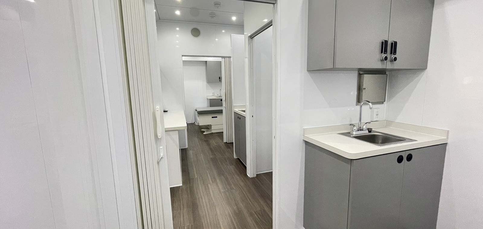 Primary Care Medical Trailers | 28' 2 Room Drop Trailer