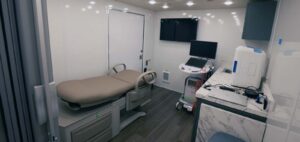 Read more about the article 5 Ways AI Mobile Healthcare Clinics Are Improving Patient Access